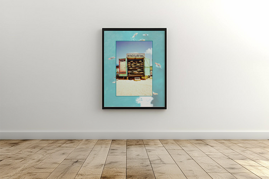 1-frame-on-a-wall-above-a-wooden-floor - Visivus