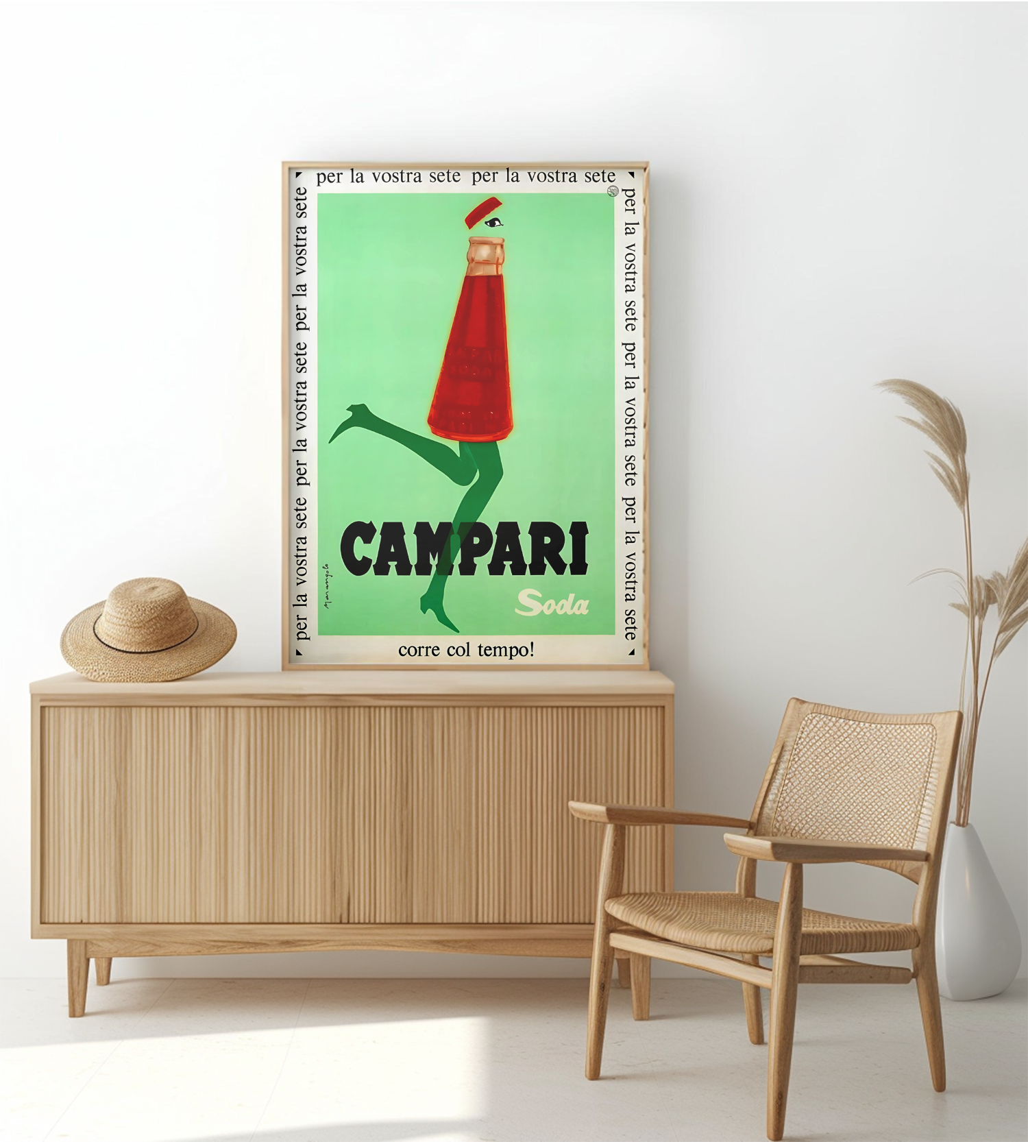 1-picture-frame-near-chair - Visivus
